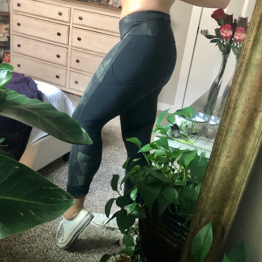 Lululemon Women’s Mid-Rise Leggings